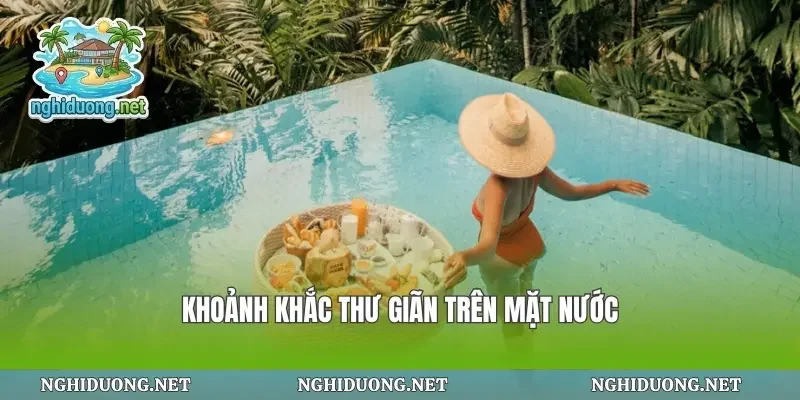 Khoảnh khắc thư giãn trên mặt nước